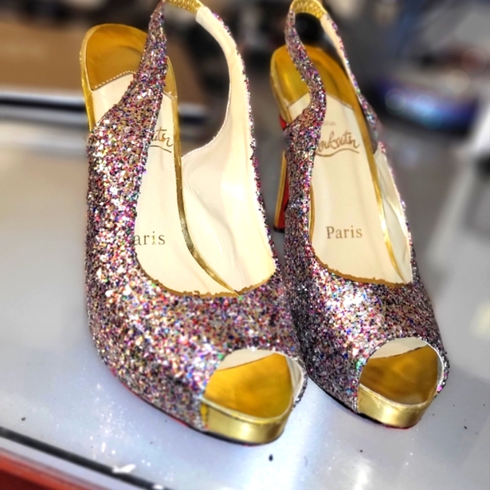 Christian Louboutin multi-color glitter slingback! Special Occasion 💎💎💎👠👠👠